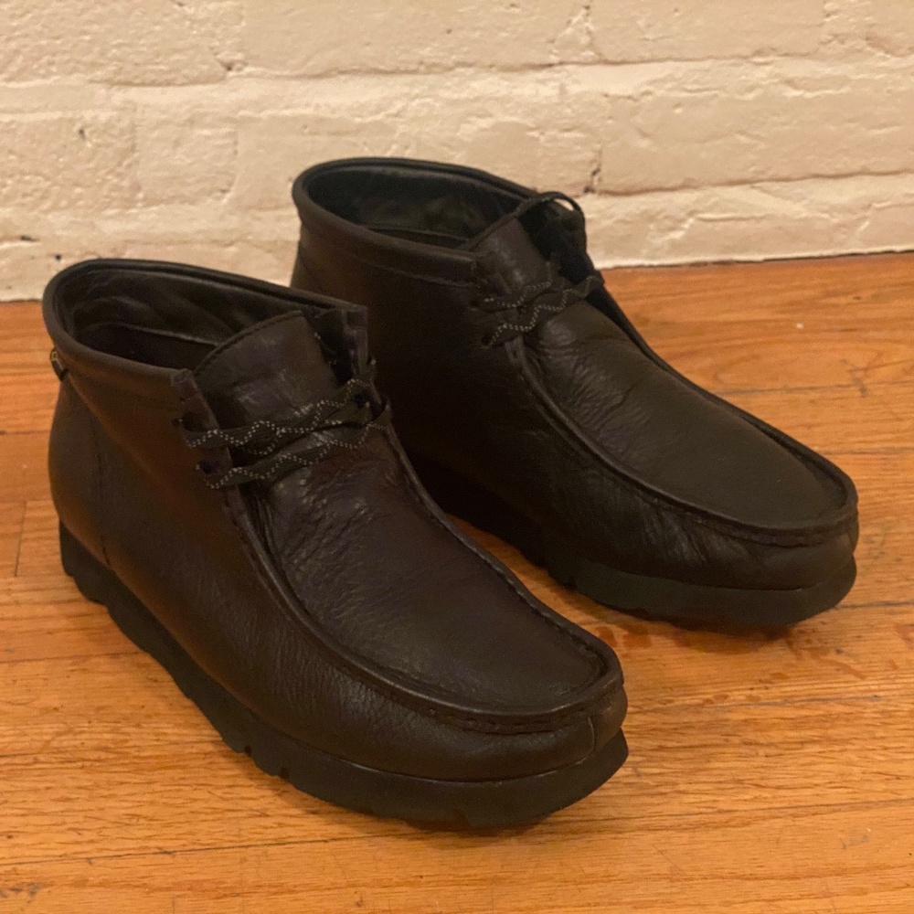 CLARKS ORIGINALS GORE-TEX WALLABEE